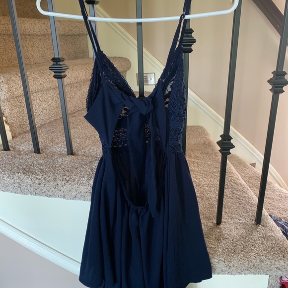 Tie Back Romper - Picture 2 of 2